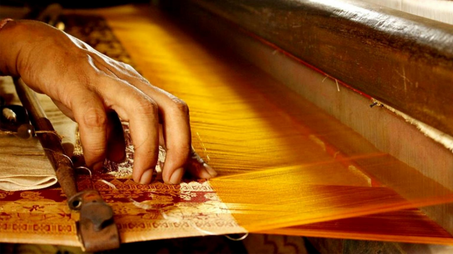 A Tour to Sualkuchi The Silk Village of Assam Miradorlife